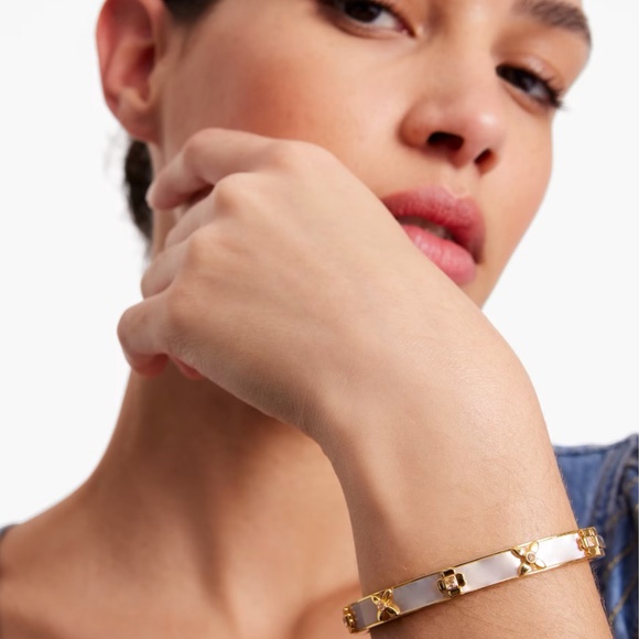 Kate Spade Heritage Bloom Hinged Bangle - Gold/Cream - Picture 6 of 7